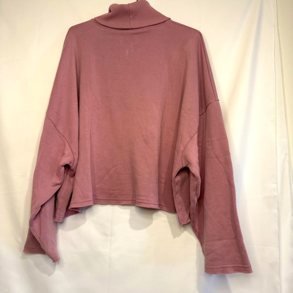 American Eagle Oversized Blush Pink Turtleneck Sweatshirt, Size 1X - Picture 2 of 5